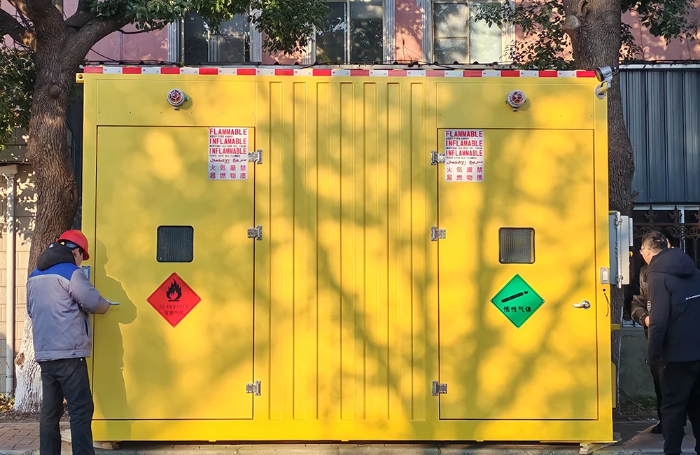 Ano ang layunin ng paggamit ng mga hazardous chemical storage cabinet?